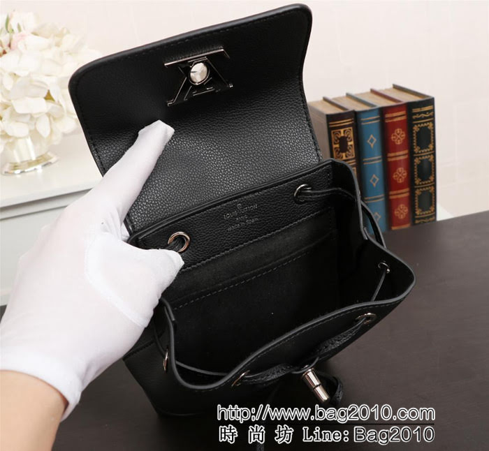 LV路易威登 奶茶白貼花 迷你版Lockme雙肩包 可斜跨 新品 53079  Bhq1175